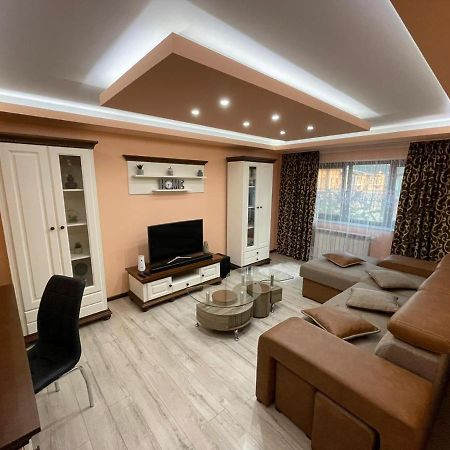Apartament Luxury Apartment กูรา ฮูมอรูลุย ภายนอก รูปภาพ