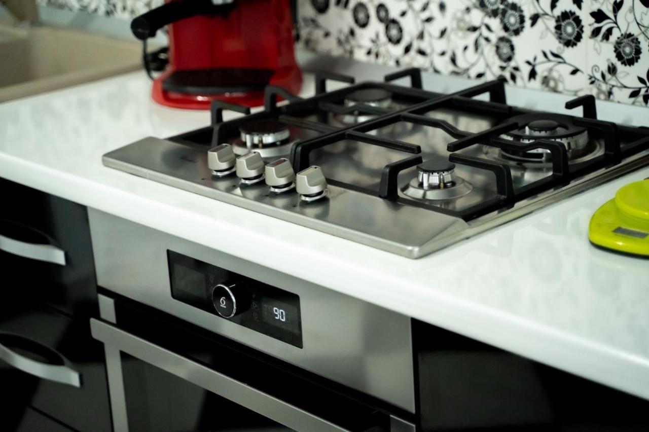 Apartament Luxury Apartment กูรา ฮูมอรูลุย ภายนอก รูปภาพ
