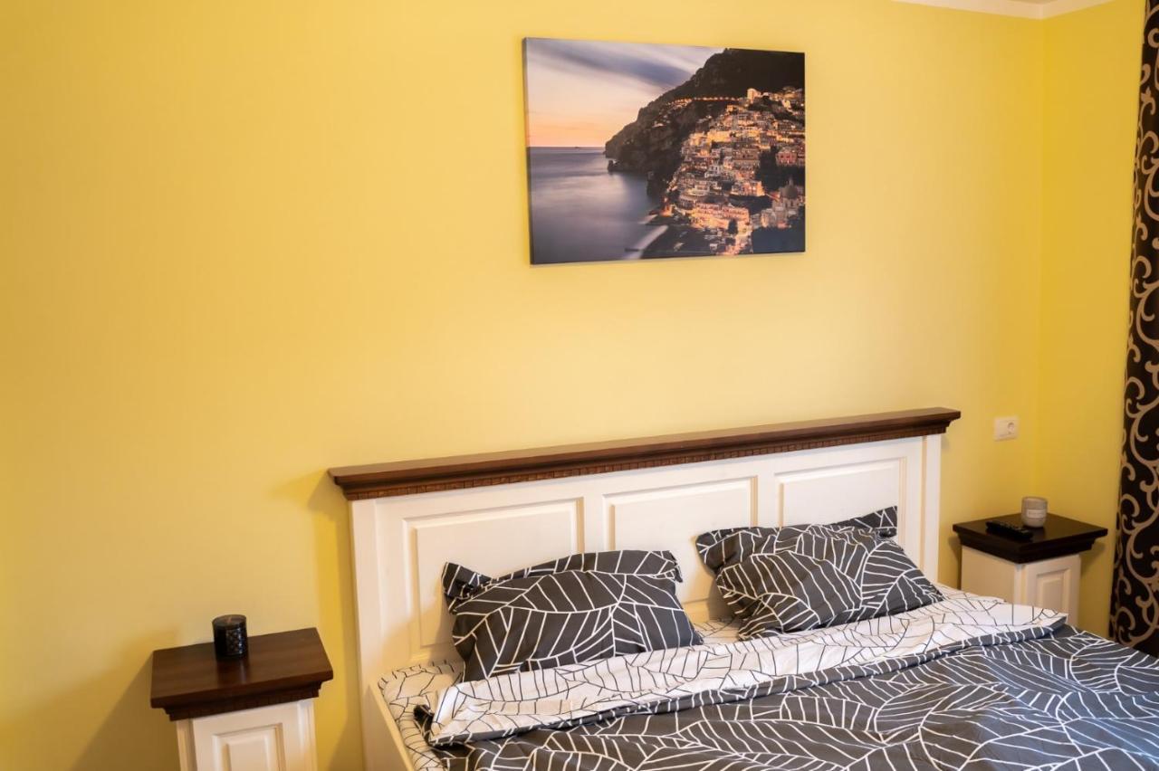 Apartament Luxury Apartment กูรา ฮูมอรูลุย ภายนอก รูปภาพ