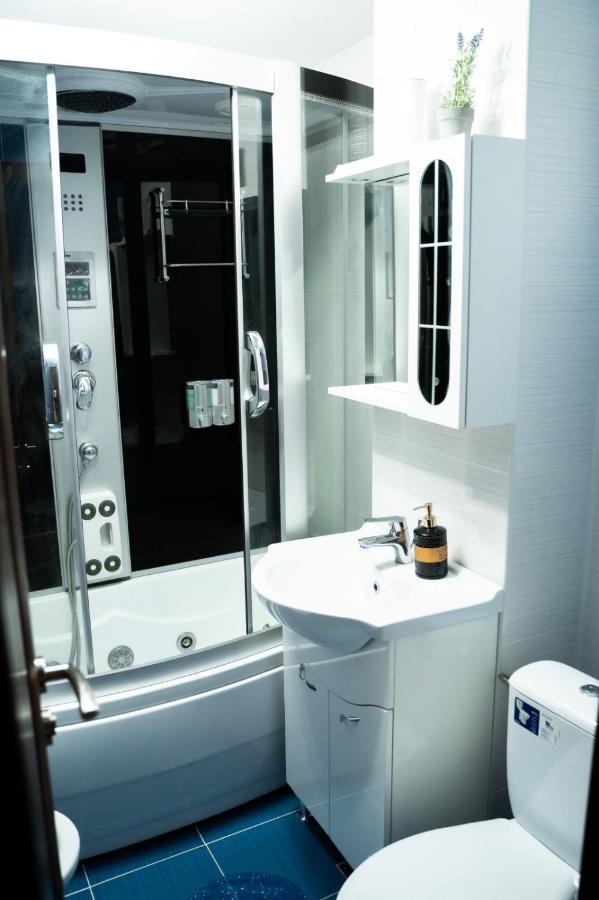 Apartament Luxury Apartment กูรา ฮูมอรูลุย ภายนอก รูปภาพ
