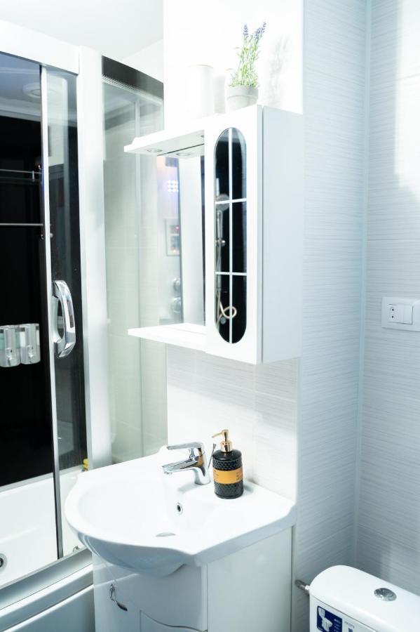 Apartament Luxury Apartment กูรา ฮูมอรูลุย ภายนอก รูปภาพ
