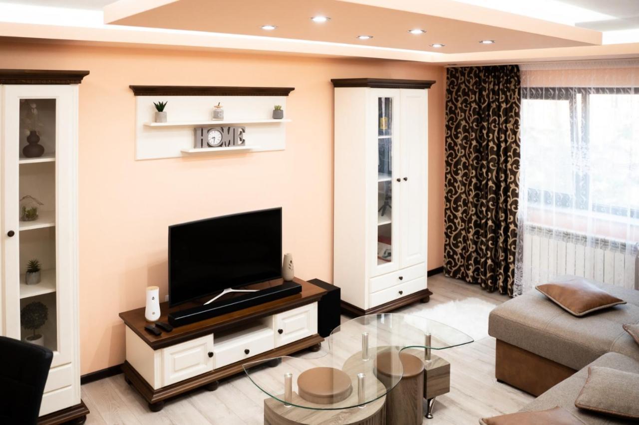 Apartament Luxury Apartment กูรา ฮูมอรูลุย ภายนอก รูปภาพ