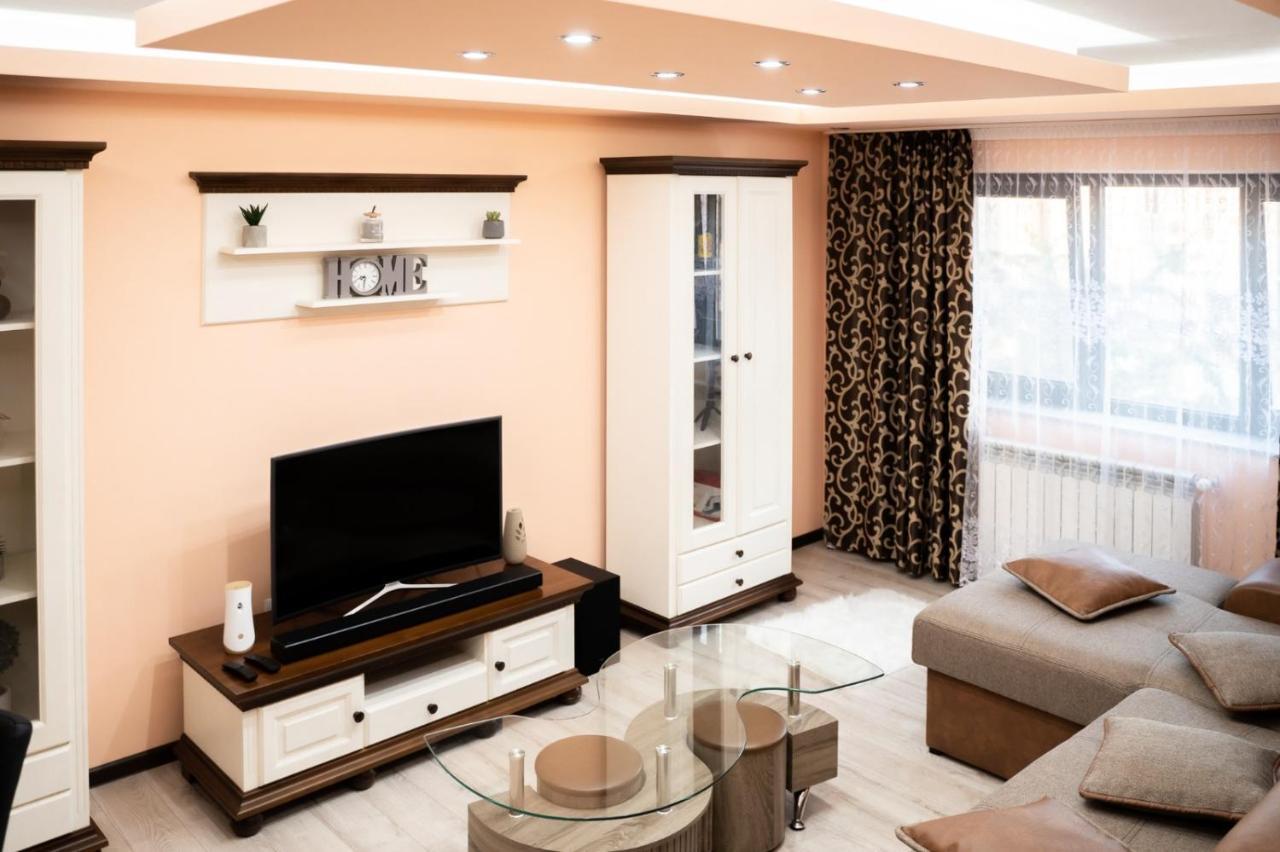Apartament Luxury Apartment กูรา ฮูมอรูลุย ภายนอก รูปภาพ