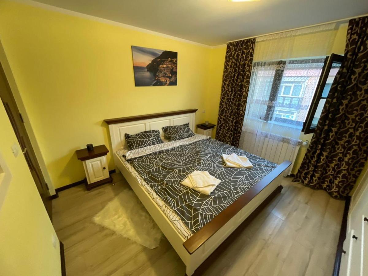 Apartament Luxury Apartment กูรา ฮูมอรูลุย ภายนอก รูปภาพ